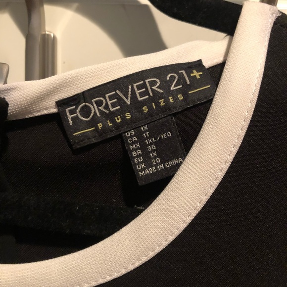 Black mod forever 21 plus dress 1x with slit - Picture 5 of 5